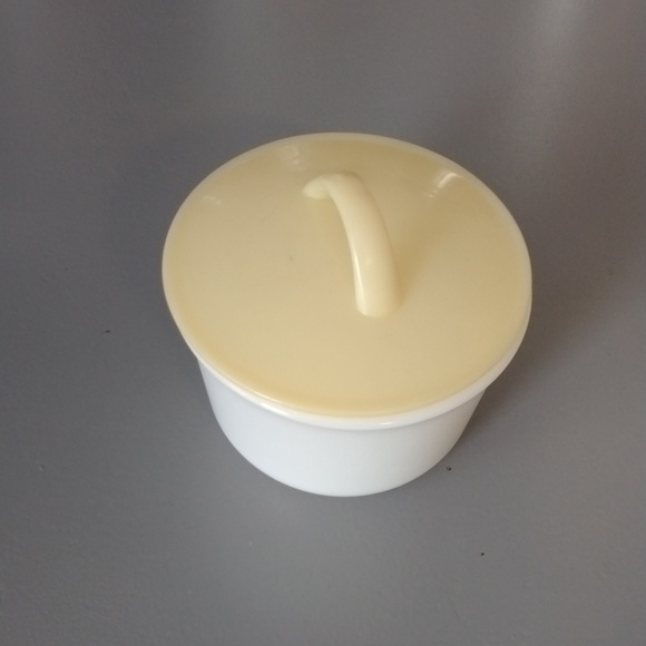 Vintage Pyrex 1984 - Picture 3 of 3